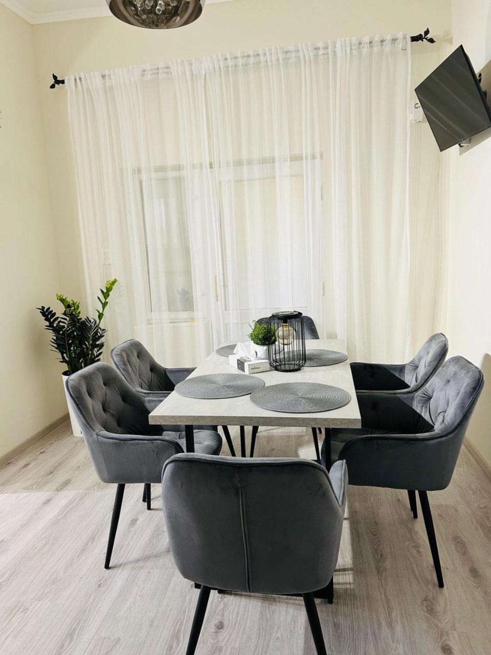 Szep Erno Vip Apartman Хайдусобосло Экстерьер фото