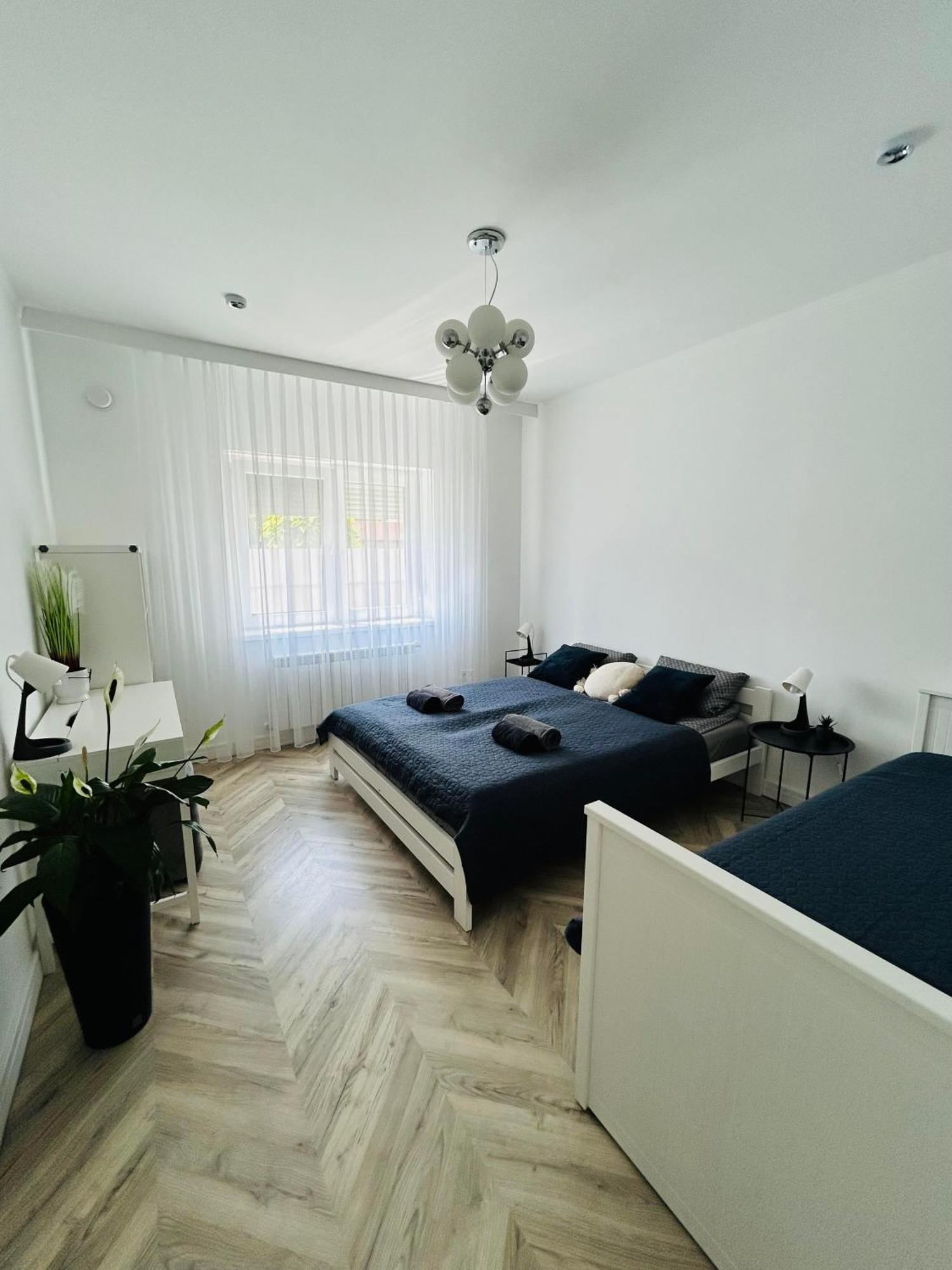 Szep Erno Vip Apartman Хайдусобосло Экстерьер фото
