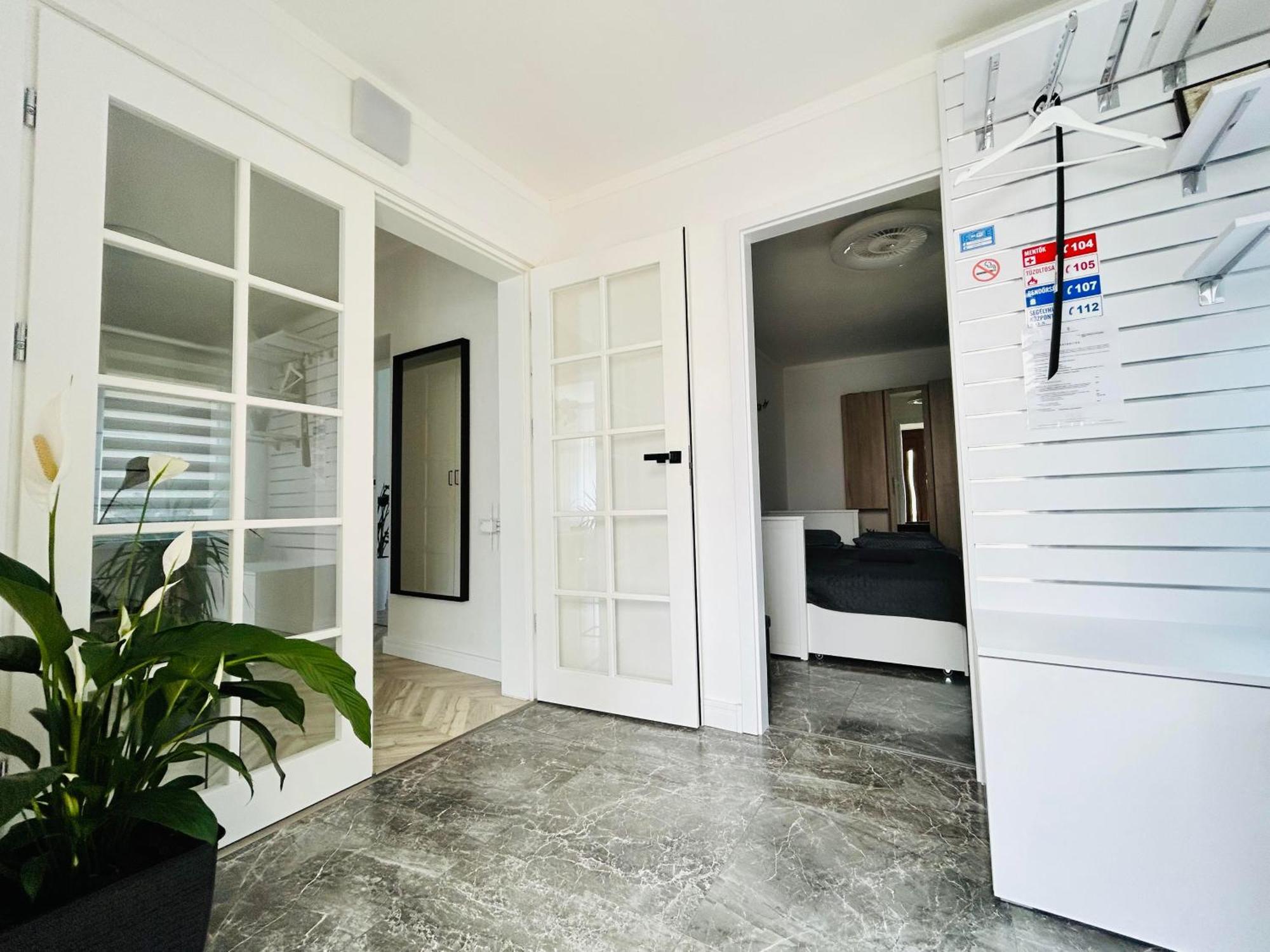 Szep Erno Vip Apartman Хайдусобосло Экстерьер фото